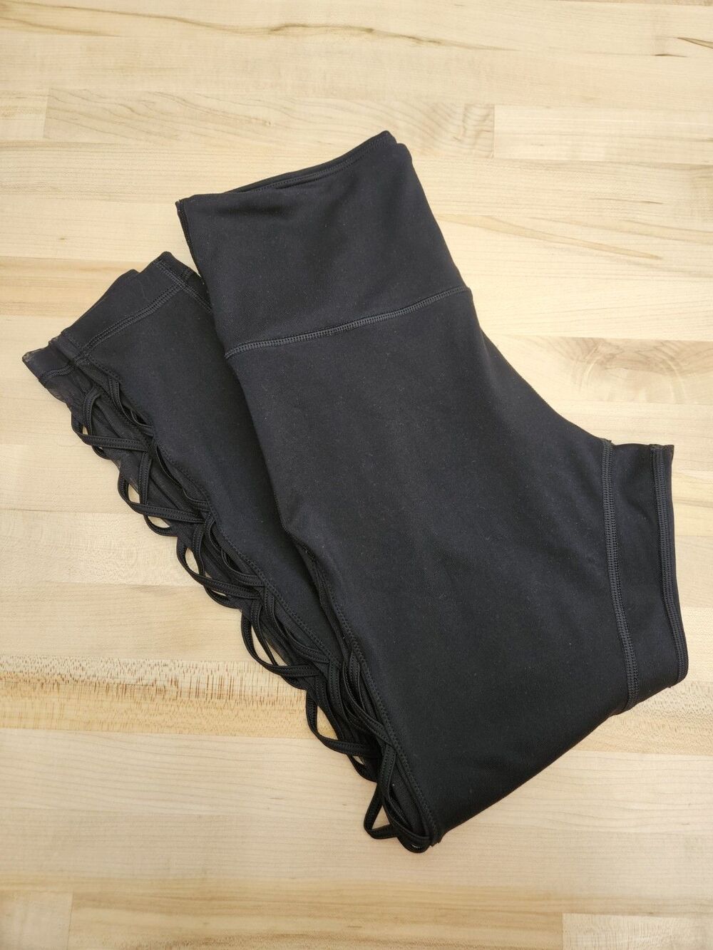 Victoria's Secret Incredible Essential Legging Black Lace Up Details Size 10 170 - Picture 8 of 8